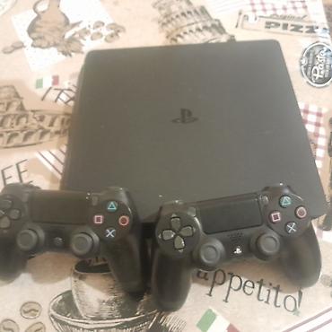 xbox one fat: Sony PlayStation 4 Slim oyun konsolu Paketə daxildir: - PS4 Slim — 1