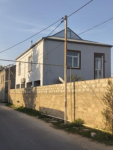 2 mərtəbəli fərdi yaşayış evi - Künc sahəsində yerləşən, hündür