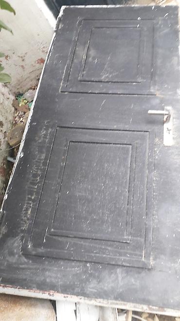 piknik seti: Qapı – qara rəng, dəstək və kilid yeri ilə - Material: Ağaş əsaslı — 2