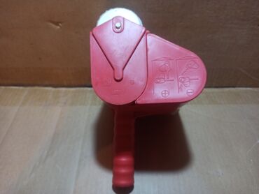 Ostali alati i mašine: Dva valjka sa rezervoarom za boju. Cena za oba je 2000din. Pojedinačno — 7