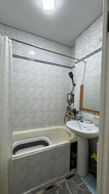 ищу квартиру в районе кызыл аскер: 2 комнаты, 56 м², 105 серия, 3 этаж, Косметический ремонт
