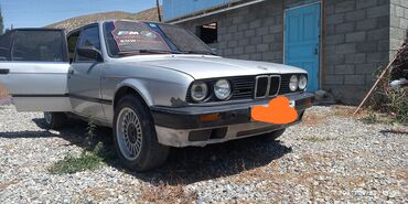 машиналар: BMW 3 Series E30, седан, серебристый цвет. Основные особенности: -