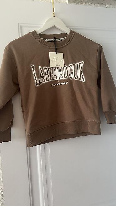 Другие детские вещи: Детская одежда брали в Дубаи, новое и б/у, цены от 100размер вещей — 51