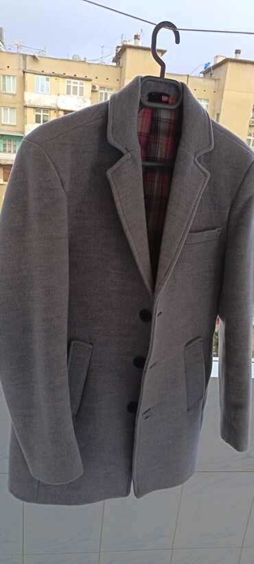 Paltolar: Kişi palto/kaban – boz rəng Palto. Isimle alqrli almisdim ele olduki — 1