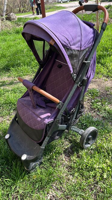прогулочные коляски для детей инвалидов: Коляска, цвет - Фиолетовый, Б/у