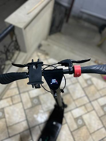 ninebot e2 pro: İşlənmiş Elektrik samokat 10", > 1000 Vt, 36 - 45 km/s, Ünvandan götürmə — 3
