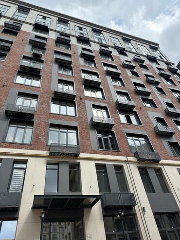продам квартиру французский квартал бишкек: 2 комнаты, 70 м², Элитка, 3 этаж, ПСО (под самоотделку)