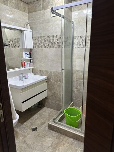 Sifarişlə mətbəx mebeli: Mətbəx dəsti və sanitar qovşağı üçün tam təchizatlı interyer komplekti — 3