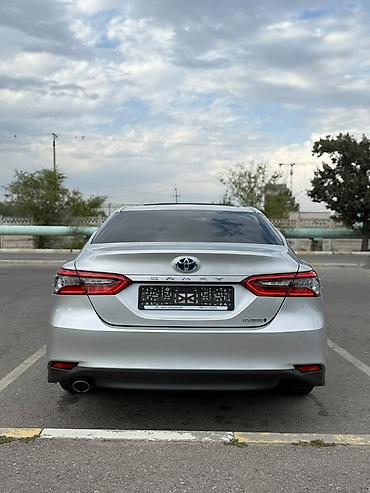 byd e1: Toyota Camry: 2023 г., 2.5 л, Автомат, Гибрид, Седан — 6