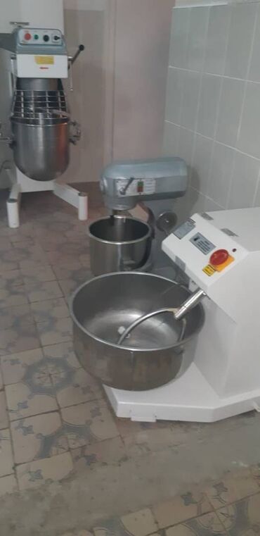 Kommersiya daşınmaz əmlakının satışı: Xətai rayonu,Əhmədli,xalqlar metrosunun yaxınlığında, 4 otağlı 64 kv.m — 8