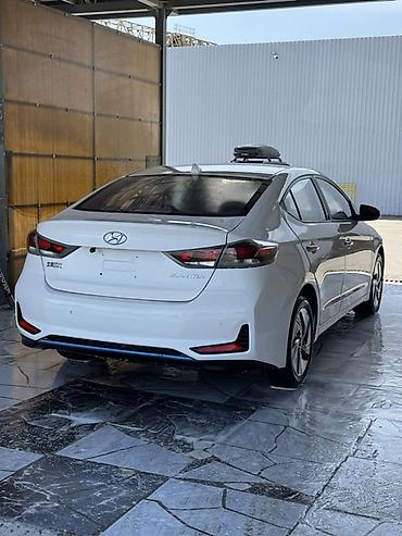 byd e6: Hyundai Elantra: 2019 г., 1.6 л, Автомат, Гибрид, Седан — 4