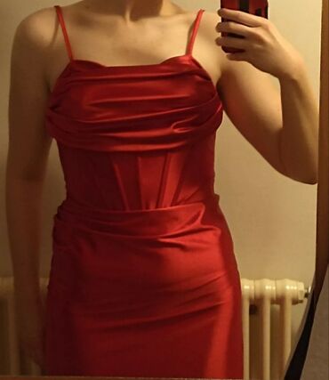 kako suziti haljinu: M (EU 38), bоја - Crvena, Na bretele