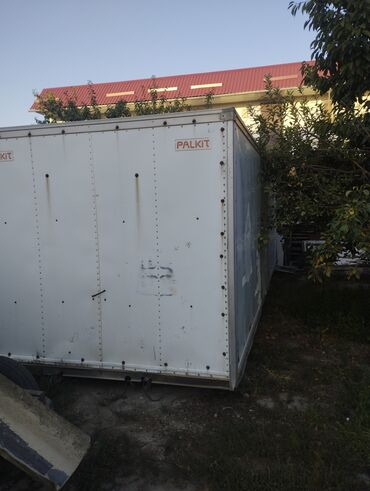 всвязи с переездом: Продам будку 2/2,4/7метров не термобудка окончательно с погрузкой