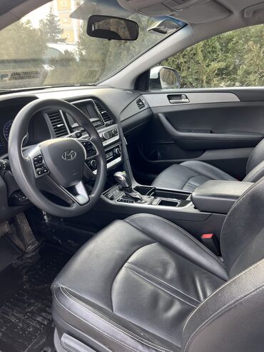 Hyundai: Hyundai Sonata: 2019 г., 2 л, Типтроник, Газ, Седан — 8