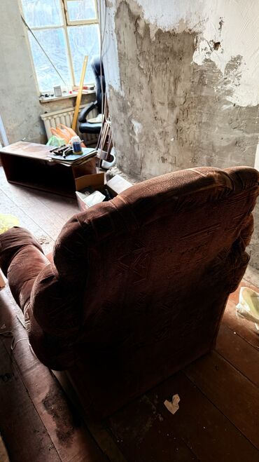 Мягкие кресла: Срочно Продаю мягкое кресло Состояние среднее Срочно Тел — 6