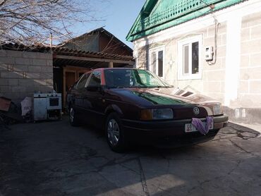 volkswagen 1990: Volkswagen Passat: 1990 г., 1.8 л, Механика, Бензин, Седан