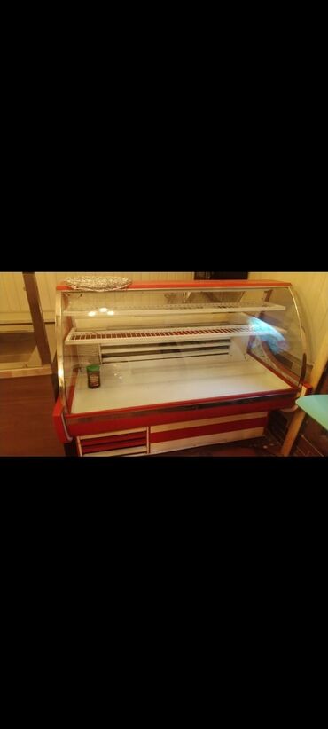 витрин: Vitrin soyuducu xaladelnik yaxsi vəziyetdedi olcu 1.50 di qiymeti