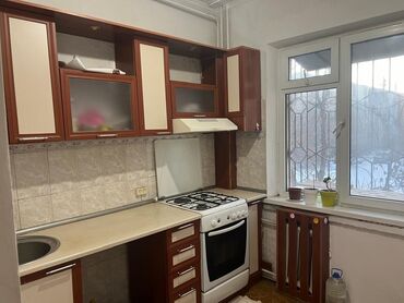 Продажа квартир: 2 комнаты, 60 м², 105 серия, 2 этаж, Старый ремонт