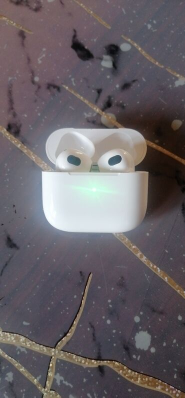 Açıq qapaqlı tam simsiz qulaqcıq dəsti. Xüsusiyyətlər: - Bluetooth