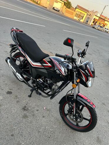 Bilərziklər: Moped/motosiklet – NNb model - Rəng: qara, qırmızı və gümüş aksentli