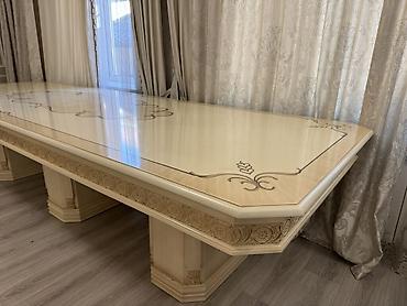 уголок столдор: Большой обеденный/банкетный стол в классическом стиле. - Форма — 2