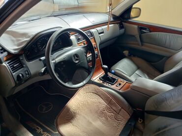 Mercedes-Benz: Mercedes-Benz E 240: 2.4 l | 1998 il Sedan — 3