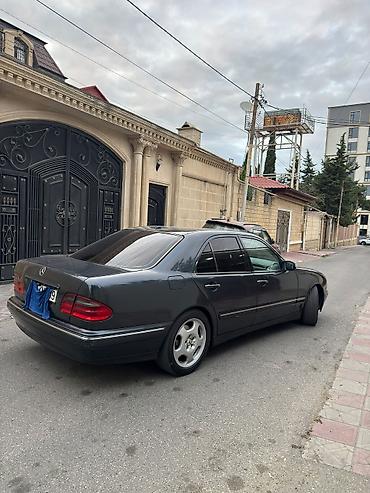 porsche satisi: Mercedes-Benz E-Class: 3.2 l | 2000 il Sedan — 6