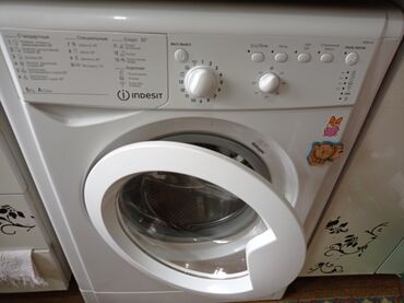 автомат стиральный: Стиральная машина Indesit, Б/у, Автомат, До 5 кг, Компактная