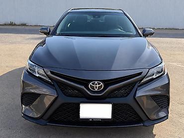 Toyota Camry: 2018 г., 2 л, Бензин, Седан