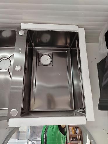 silver kitchen: Кухонная мойка из нержавеющей стали, прямоугольная, врезная. Глубокая — 1