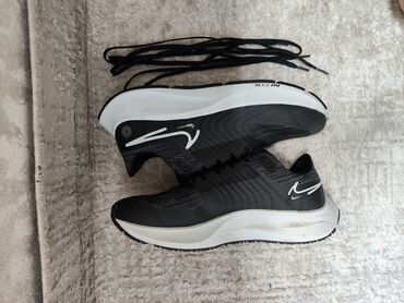 Кроссовки и спортивная обувь: Мужские кроссовки, 43, Nike, Новый, цвет - Черный, Самовывоз