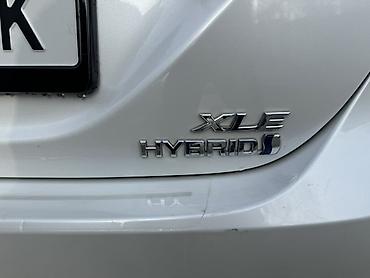 Toyota: Toyota Camry: 2022 г., 2.5 л, Автомат, Гибрид, Седан — 9