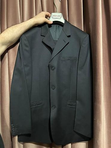 ağ kostyum kişi: Versace Classic kişi kostyumu 52 razmer - Rəng: tünd qara - Dəst — 1