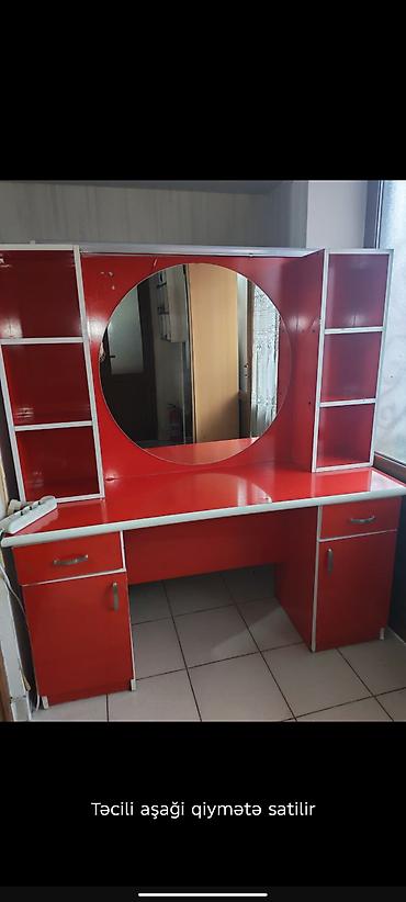 трюмо с зеркалом: Qırmızı rəngli makiyaj/özünəbaxım masası və güzgü komplekti - Geniş — 1