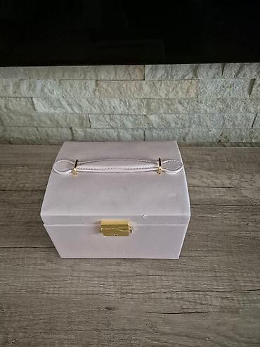 Kutije za odlaganje: Elegantna kutija/organizator za nakit - Materijal: spolja mekana — 2