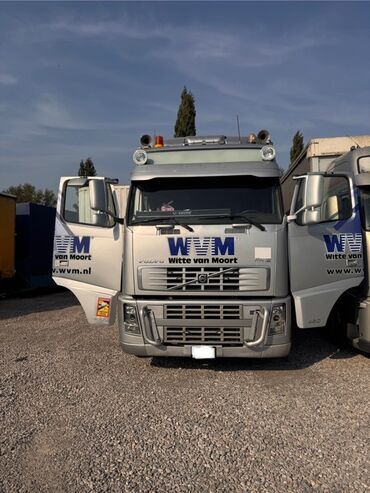 шины на хова: Тягач, Volvo, 2007 г., Тентованный