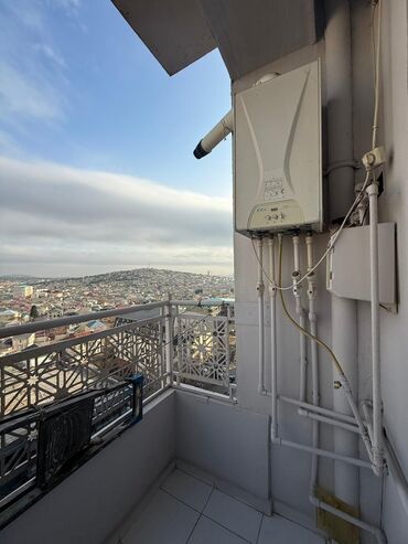 Balkonlar: Kristal 2 Də Kupçalı 2 Otaq. 55 Kv. 105 Min. 14 Ün- 11 İ. Hərbi — 3