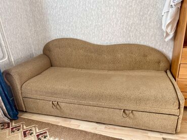 Диваны: Продаем диван в хорошем состоянии для точных клиентов цена
