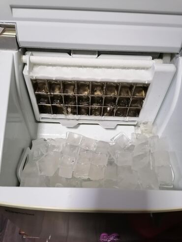 Ostali kuhinjski aparati: Bartscher aparat za led – kompaktni kućni proizvođač kockica leda - — 3