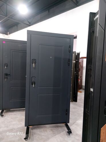 Giriş qapıları: Dəmir giriş qapıları – müasir dizayn və gücləndirilmiş təhlükəsizlik — 46