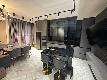 Kirayə mənzillər: İcarəyə verilir 3 otaqlı yeni tikili 100 m², Ağ şəhər q. Kateqoriya — 3
