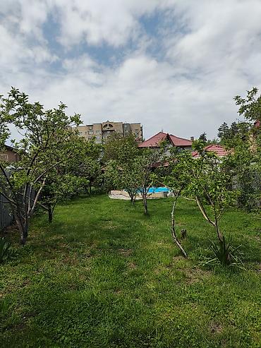 Продажа коттеджей и домов: Продается дом.На трассе Орто-сай.10 соток участок.Дом — 4