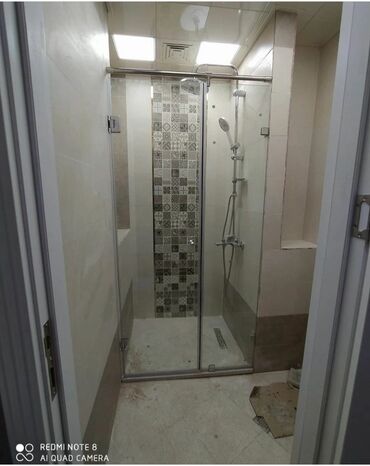 Duş kabinaları, arakəsmələr: Yeni Arakəsmə, Künc üçün, Pulsuz çatdırılma — 25