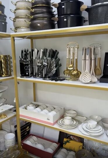 Другое торговое оборудование: Продаю витрины цена договорная