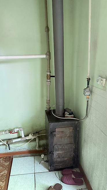 Продажа коттеджей и домов: Продаётся частный дом с огородом. -Район Старый толчок -Площадь — 10