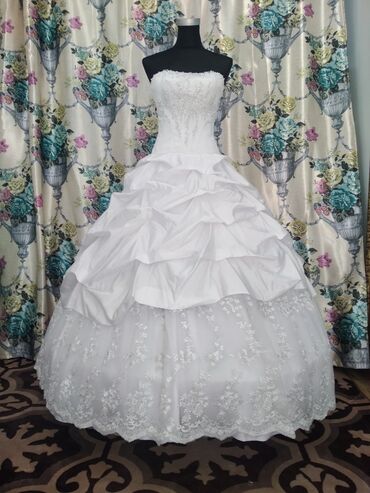 свадебное платье в стиле прованс: Свадебное платье, 2XL, С корсетом, Пышное, Б/у