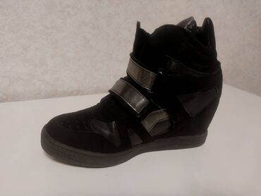 Botinka və botilyonlar: Обувь высшего качества размеры 37-38.Есть и новые и б/у из Италии и -da lalafo.az — 6 Botinka və botilyonlar: Обувь высшего качества размеры 37-38.Есть и новые и б/у из Италии и — 6