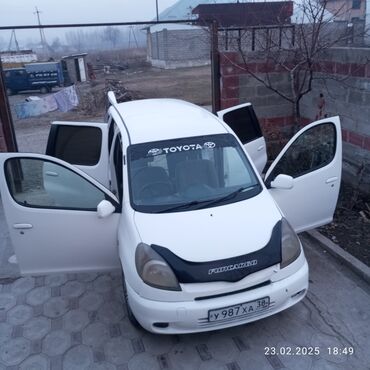 Toyota: Toyota Funcargo: 2000 г., 1.3 л, Автомат, Бензин, Универсал