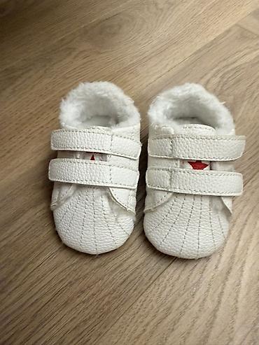 Başqa uşaq ayaqqabıları: NEXT baby körpə ayaqqabıları. Her biri 15 azn — 8