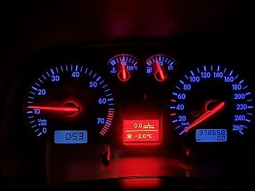 Volkswagen: Volkswagen Golf: 2000 г., 2 л, Механика, Бензин, Хэтчбэк — 9